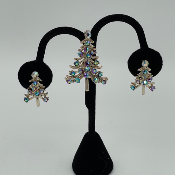VTG Set Christmas Tree Brooch and Clip on Earrings Silver tone Multi Rhinestone - Picture 3 of 9